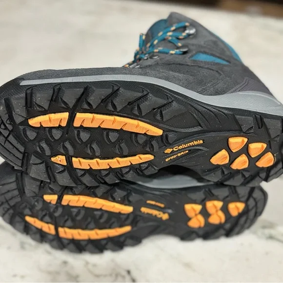 Columbia Women’s  Newton Ridge Outdoor Hiking Boots - Picture 2 of 9